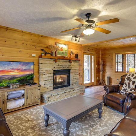 Pet-Friendly Gatlinburg Retreat With Hot Tub! Villa Luaran gambar