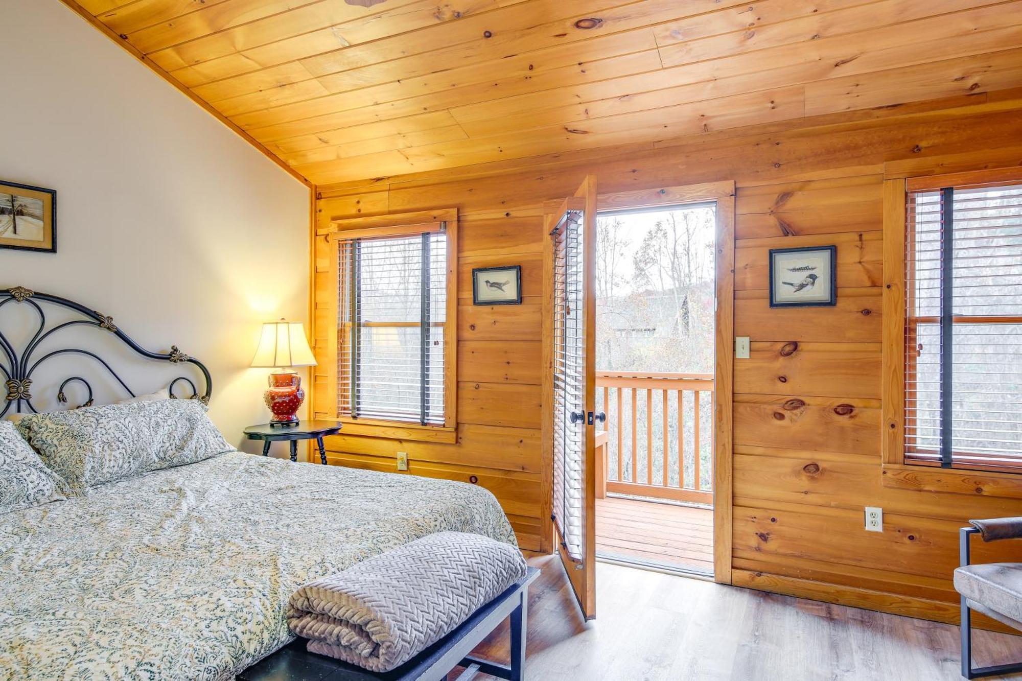 Pet-Friendly Gatlinburg Retreat With Hot Tub! Villa Luaran gambar