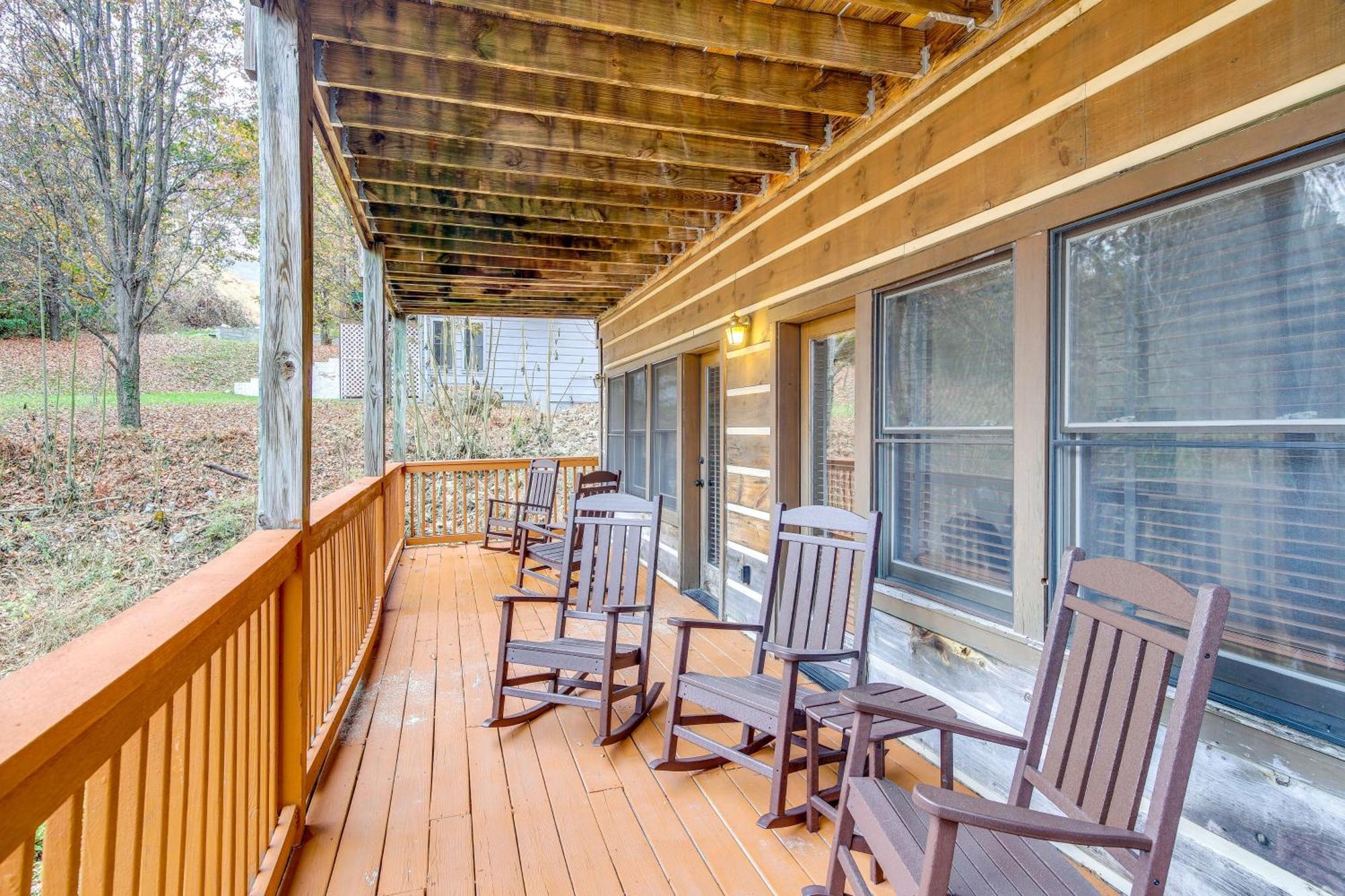Pet-Friendly Gatlinburg Retreat With Hot Tub! Villa Luaran gambar