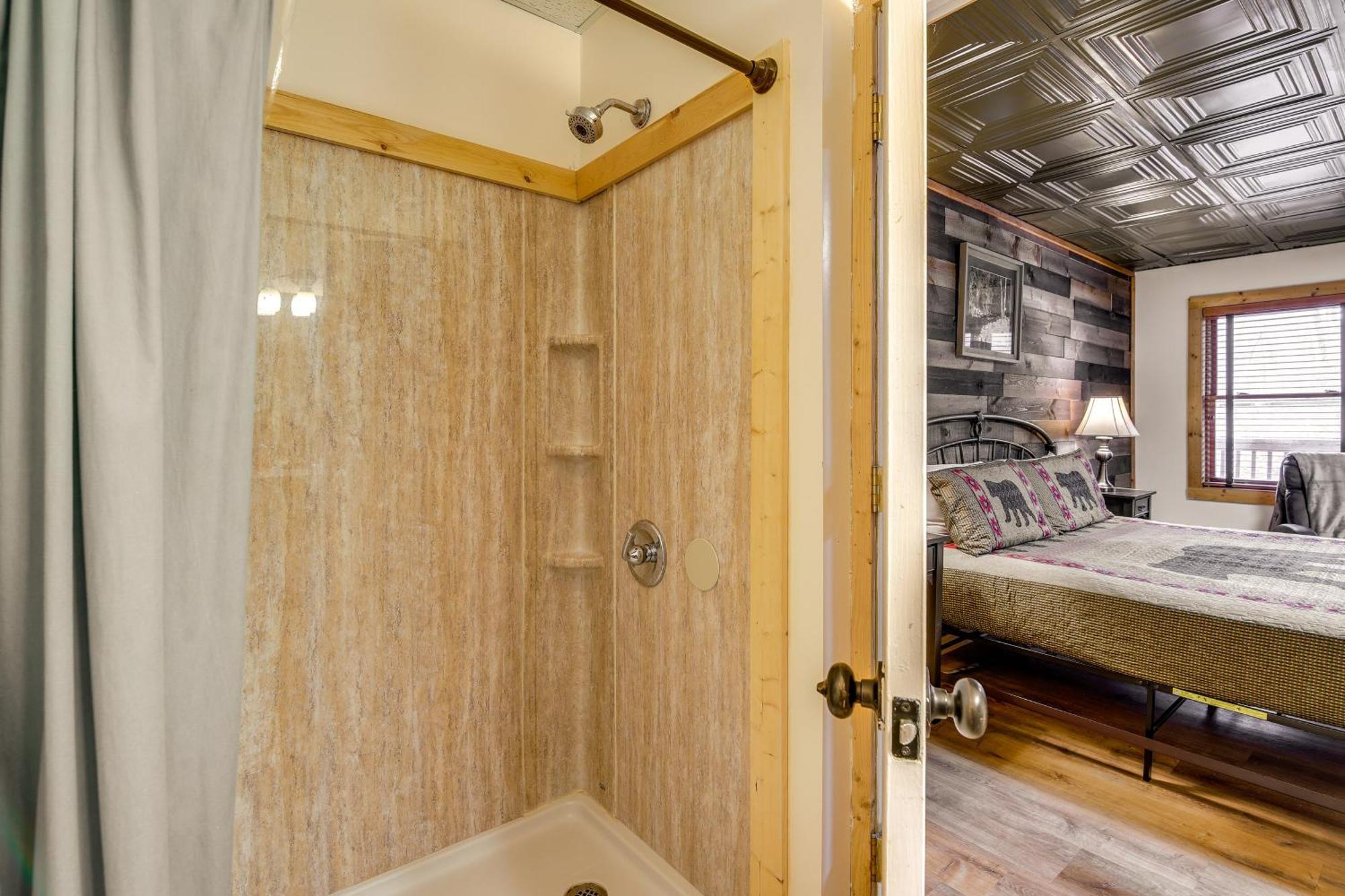 Pet-Friendly Gatlinburg Retreat With Hot Tub! Villa Luaran gambar