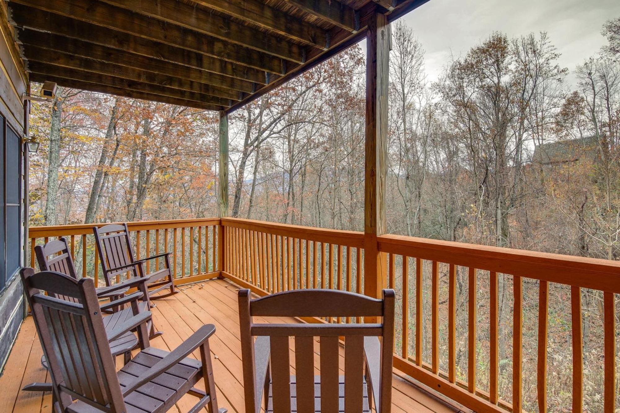 Pet-Friendly Gatlinburg Retreat With Hot Tub! Villa Luaran gambar