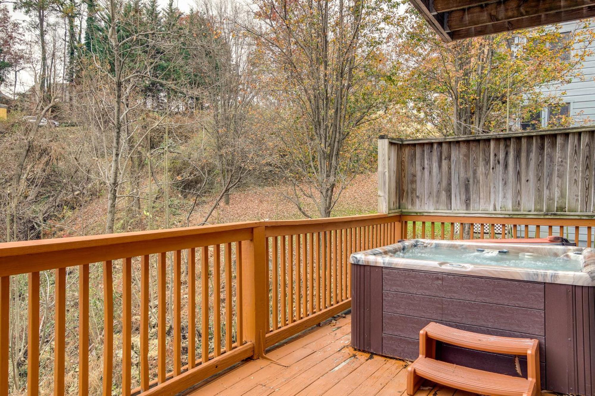 Pet-Friendly Gatlinburg Retreat With Hot Tub! Villa Luaran gambar