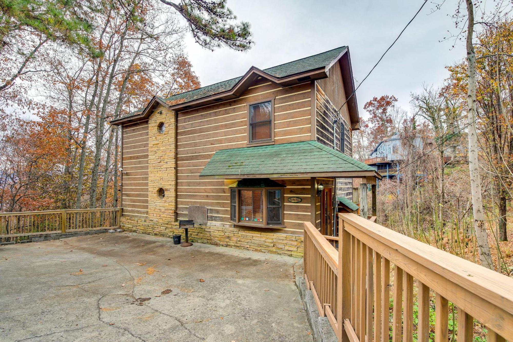 Pet-Friendly Gatlinburg Retreat With Hot Tub! Villa Luaran gambar