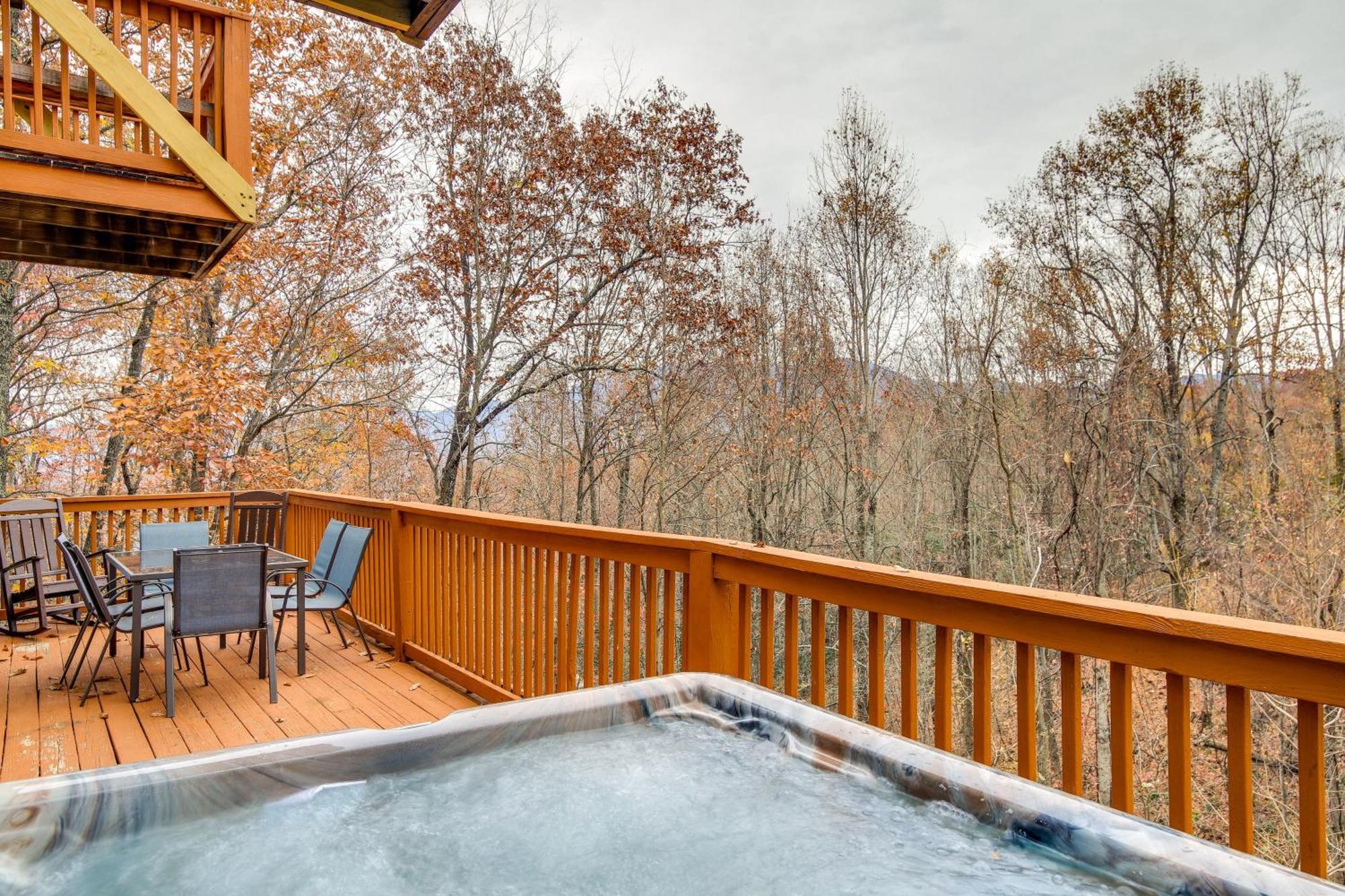 Pet-Friendly Gatlinburg Retreat With Hot Tub! Villa Luaran gambar