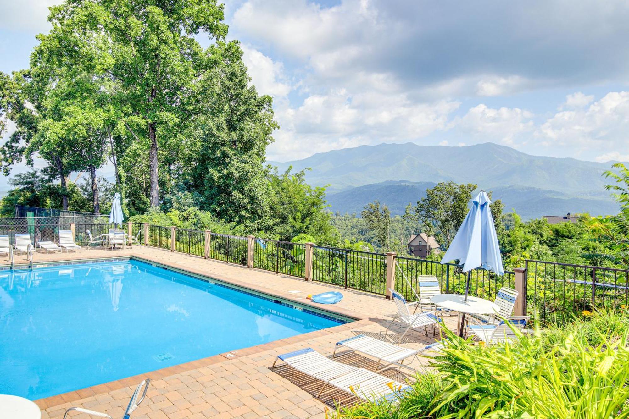 Pet-Friendly Gatlinburg Retreat With Hot Tub! Villa Luaran gambar